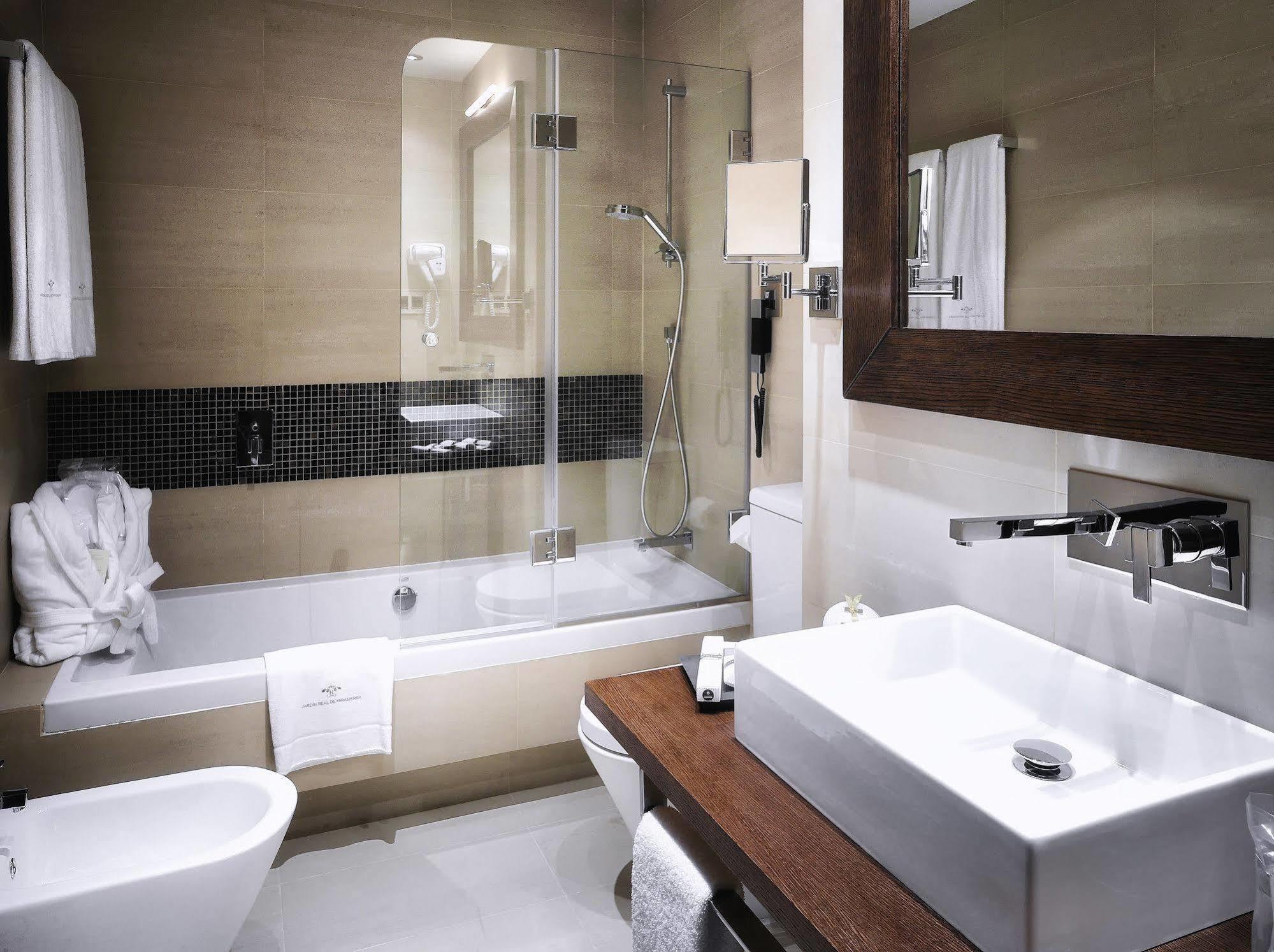 Dehesa Real Hotel Мадрид Екстериор снимка